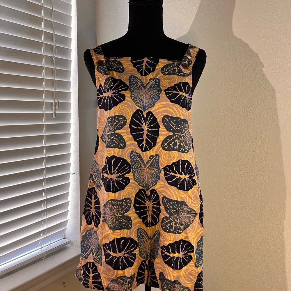 Patagonia Women's Tidal Threads Romper 
Medium: Leaf Print